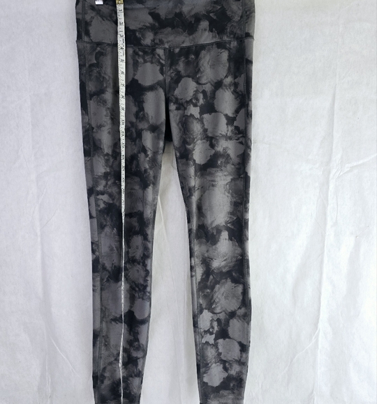 ATHLETA Gray Black Camo Sz Medium Tie-Dye High-Rise Leggings Yoga - Picture 3 of 9
